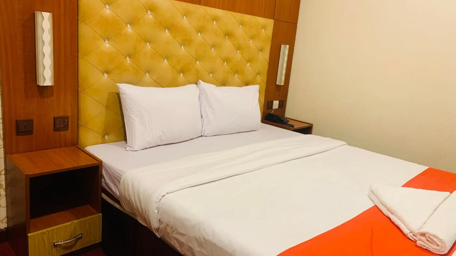 Parasol Hotel Dubai