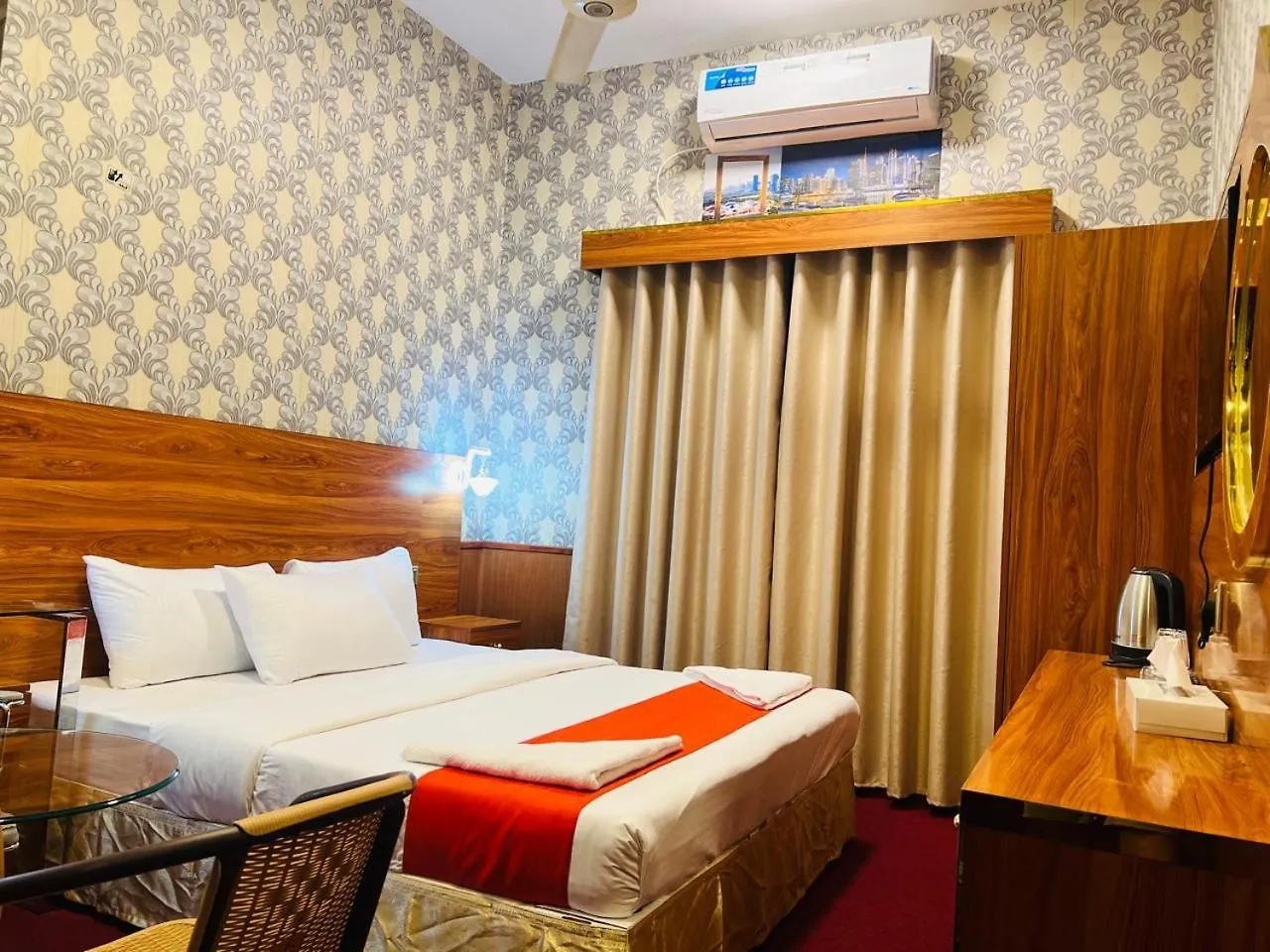 Parasol Hotel Dubai