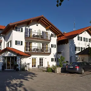 https://landhotel-gruner-baum.com-bavaria.com